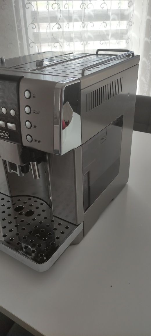 Кавова машина delonghi 6600,