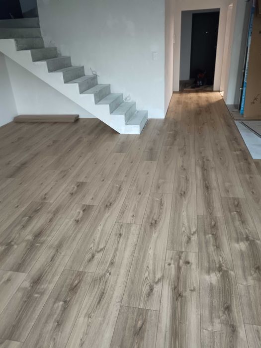 Układanie Paneli , podłóg winylowych , sprawnie , niedrogo .