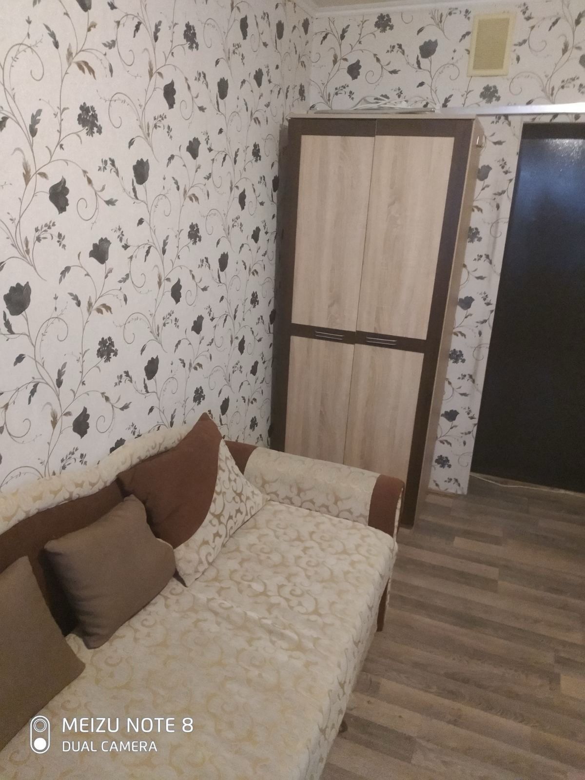 Продаж кімнати в ком.кв.,вул Азербайджанська 8-Б .