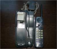 Аналоговый (радио) телефон работающий от телефонной сети.