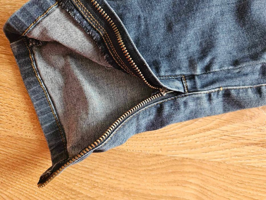 Spodnie jeansowe Sinsay 40