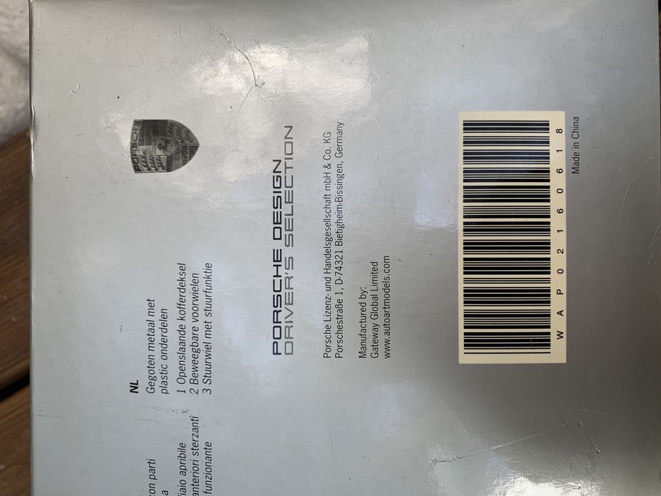 Porsche RS Spyder Carbon Body 1:18 Dealer edition