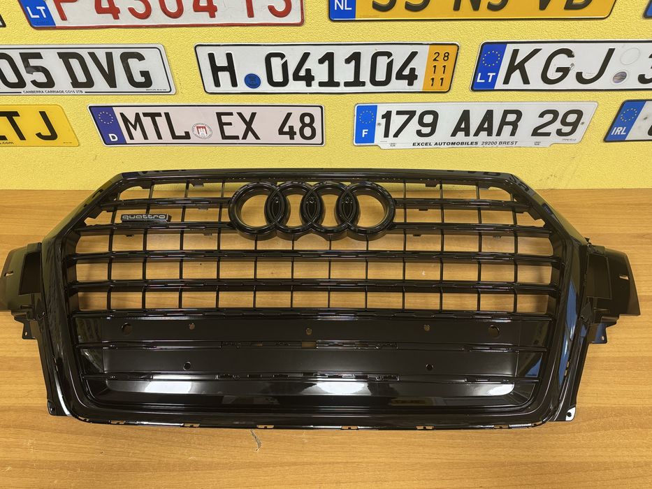 Решітка радіатора Audi Q7 4M  2016+ стиль SQ7 Full Black 4M0853651JFUQ