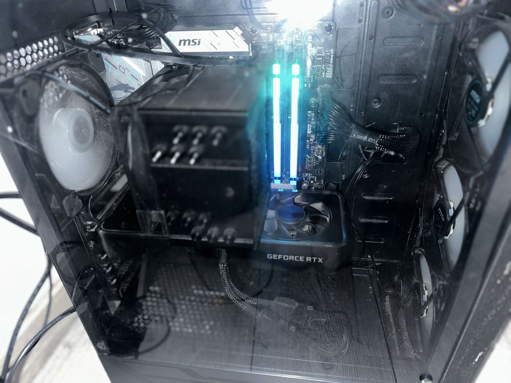 Komputer gamingowy / Ryzen 5 7500F / RTX 3070 Ti / 16GB / NVMe 1TB