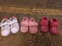 Buty kapcie niemowlęce-3 sztuki
