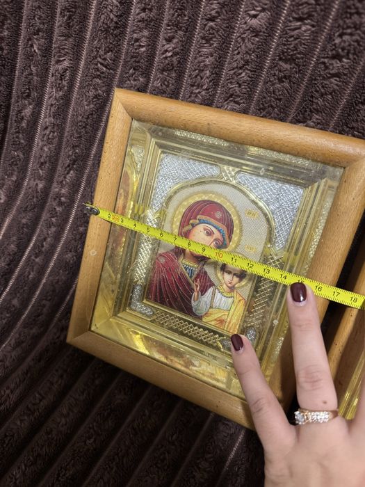 Дві невеликі ікони з склом