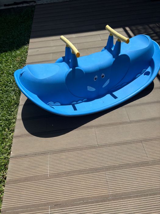 Escorrega e baloico para crianca