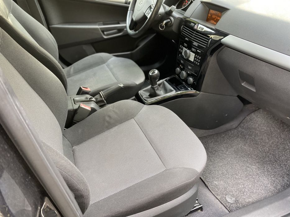 Продам OPEL ASTRA H 2010 рік