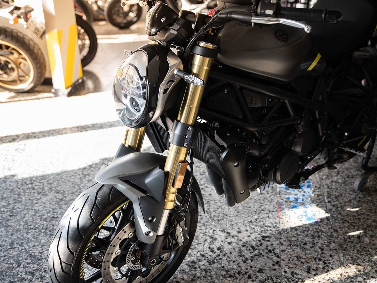 Benelli 752S em estado novo Ano 2024 com 3351 Kms e Extras