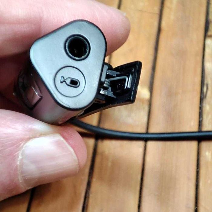 Стереогарнитура, наушники LG HSS-H100 с разъемом 3,5 дюйма. Микрофон