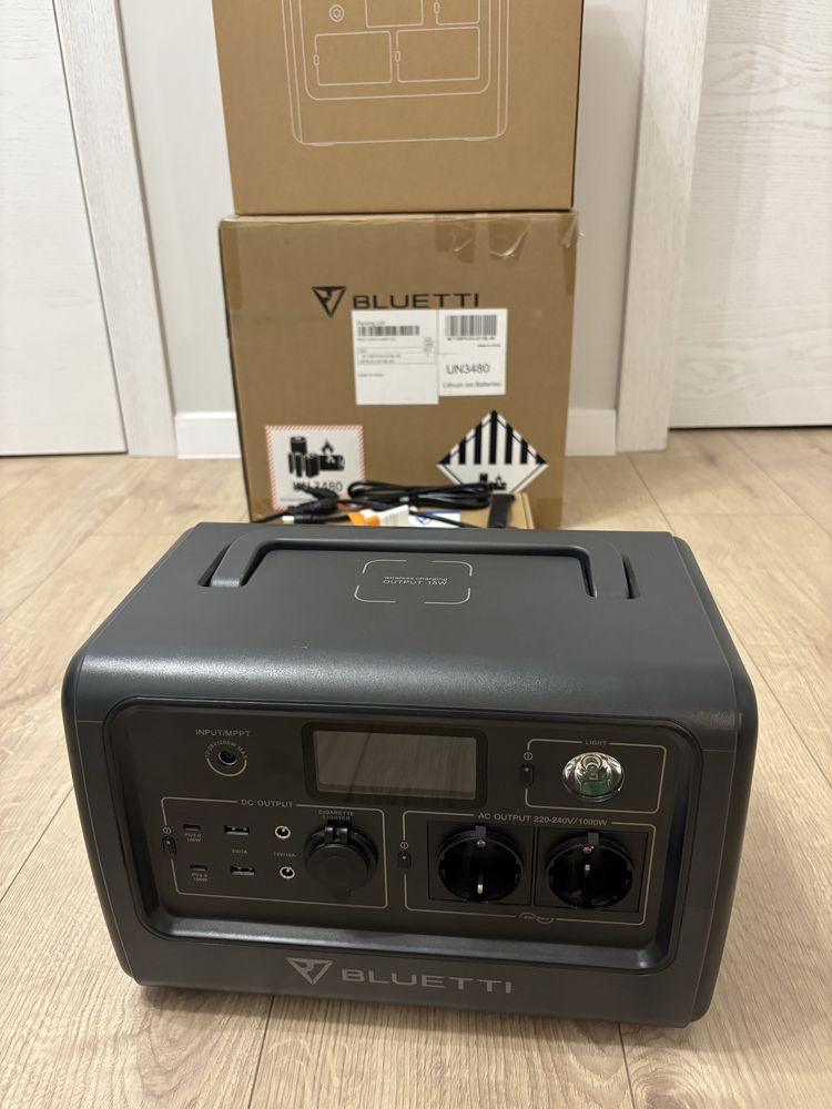 Зарядна станція Bluetti EB70 Portable Power Station (EB70) /Осокорки