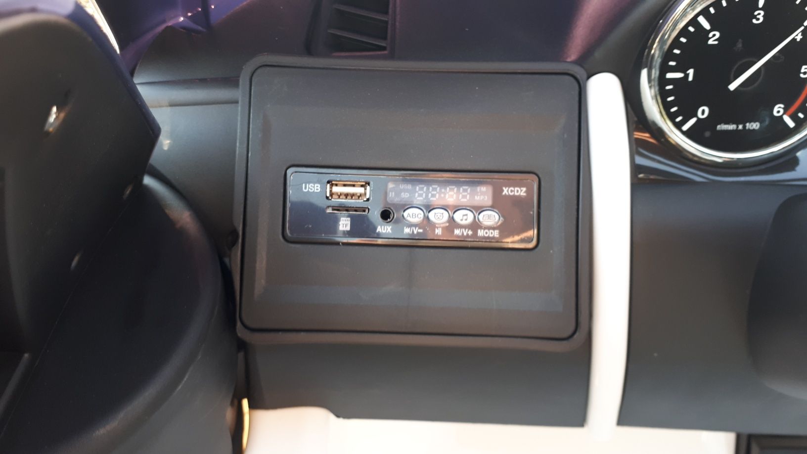 Auto na akumulator dla dzieci Range Rover Discovery Sport 2 silniki