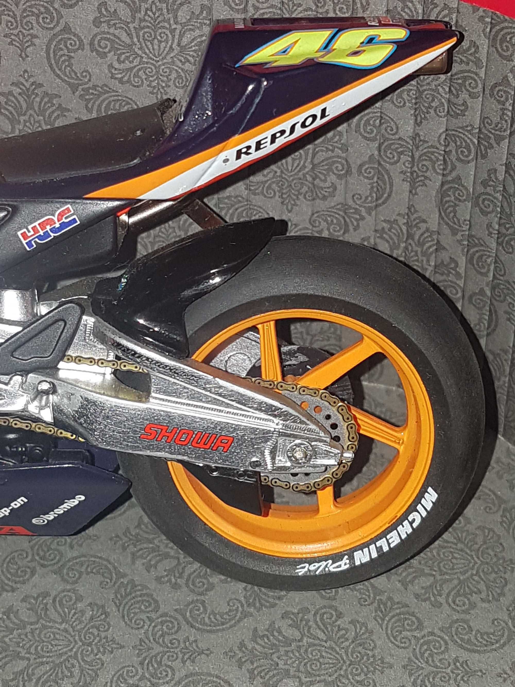 Valentino Rossi 46 Honda Repsol RC 211 V