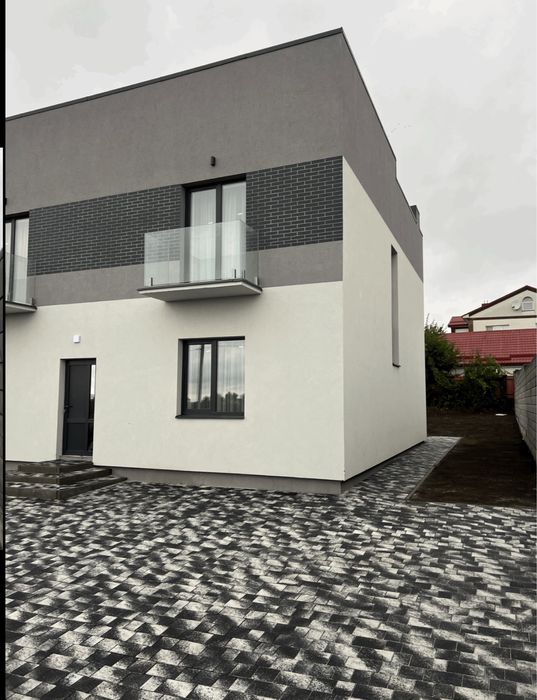 Котедж на Щасливому з великою ділянкою 4.7 сотки!