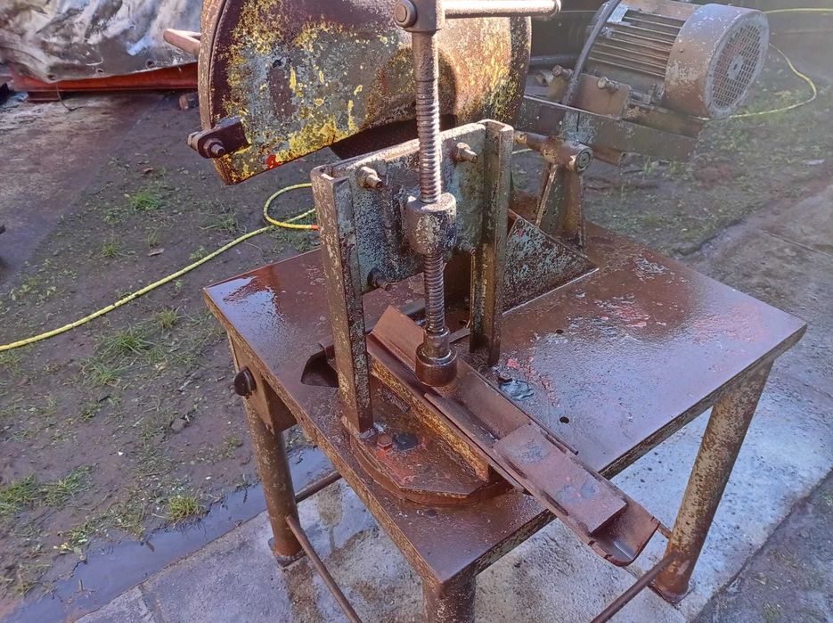 Piła tarczowa do cięcia stali