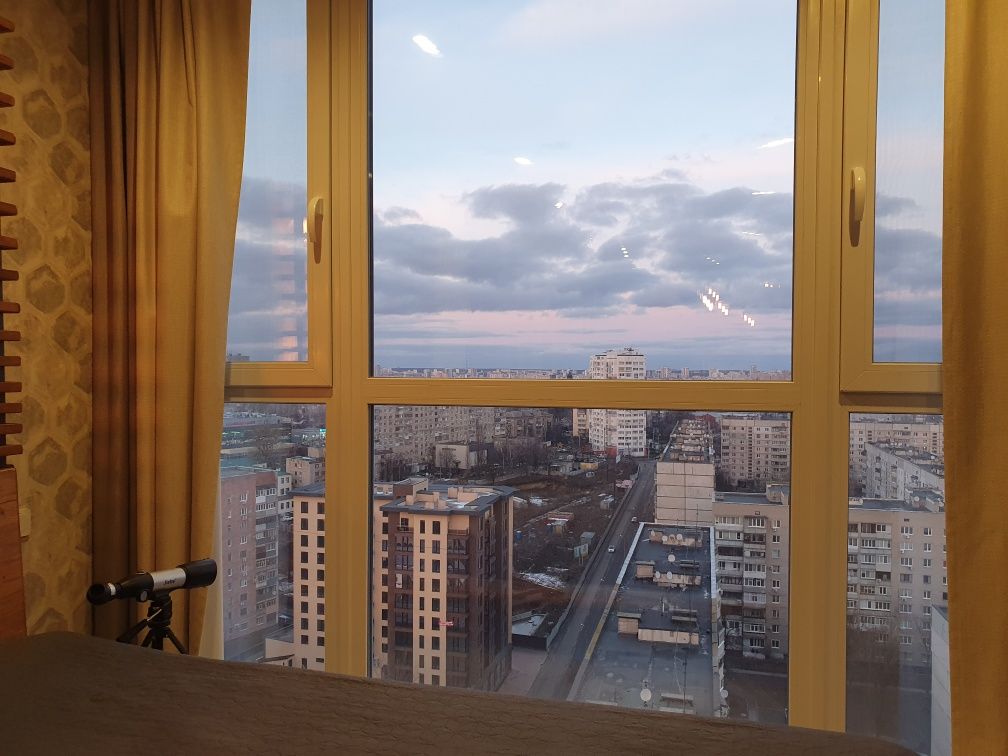 Шикарная с панорамным видом квартира в новострое на Холодной  Горе