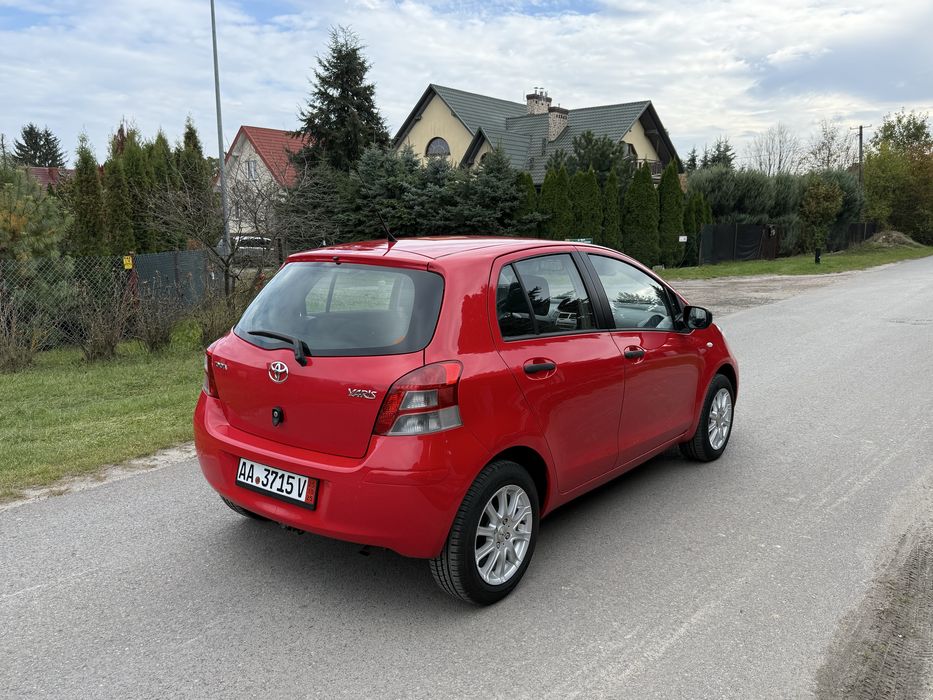 Toyota yaris 1.0 benzyna lift 2010 rok hak 5 drzwi klima