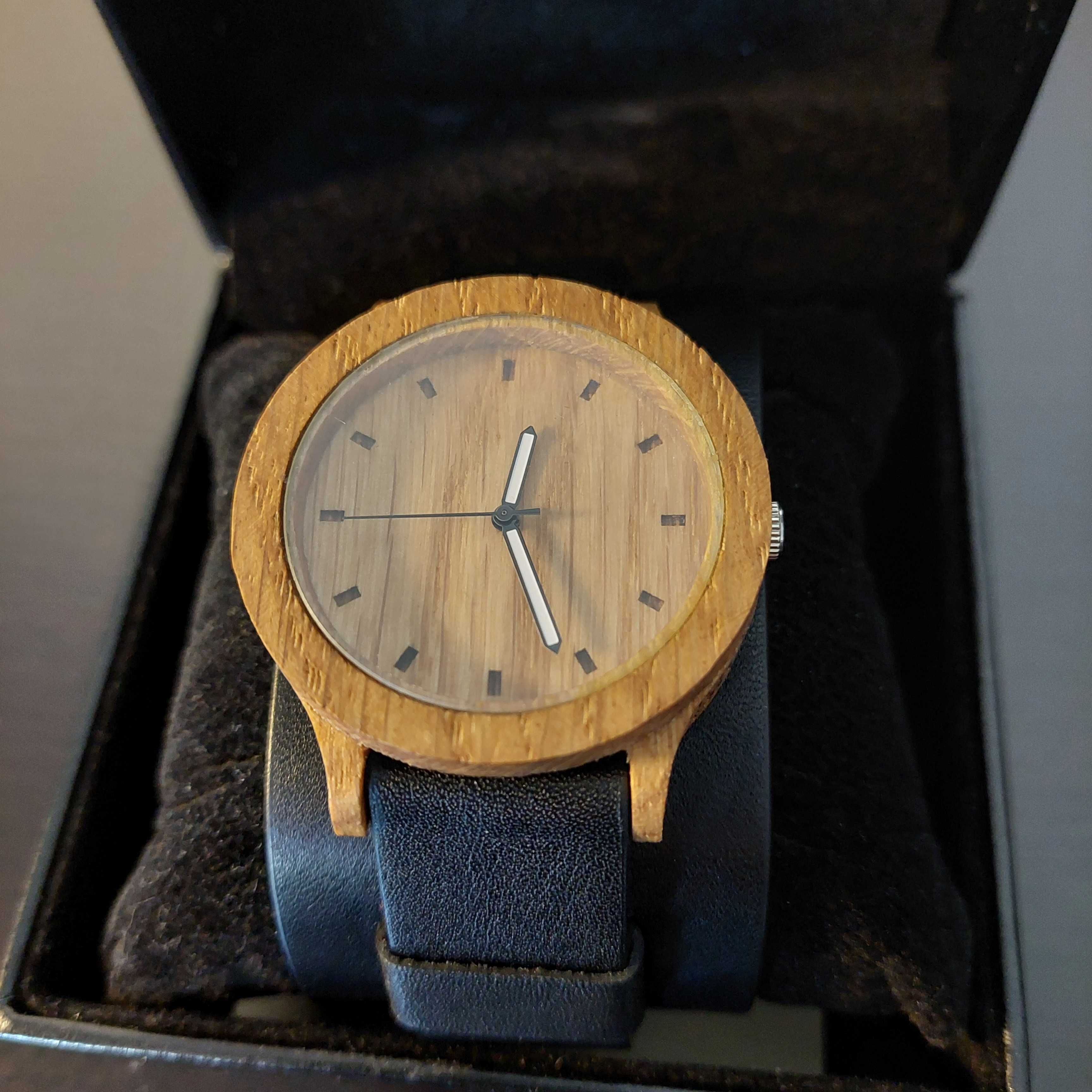 Zegarek z drewnianą kopertą Woodlans Klasyk Unisex