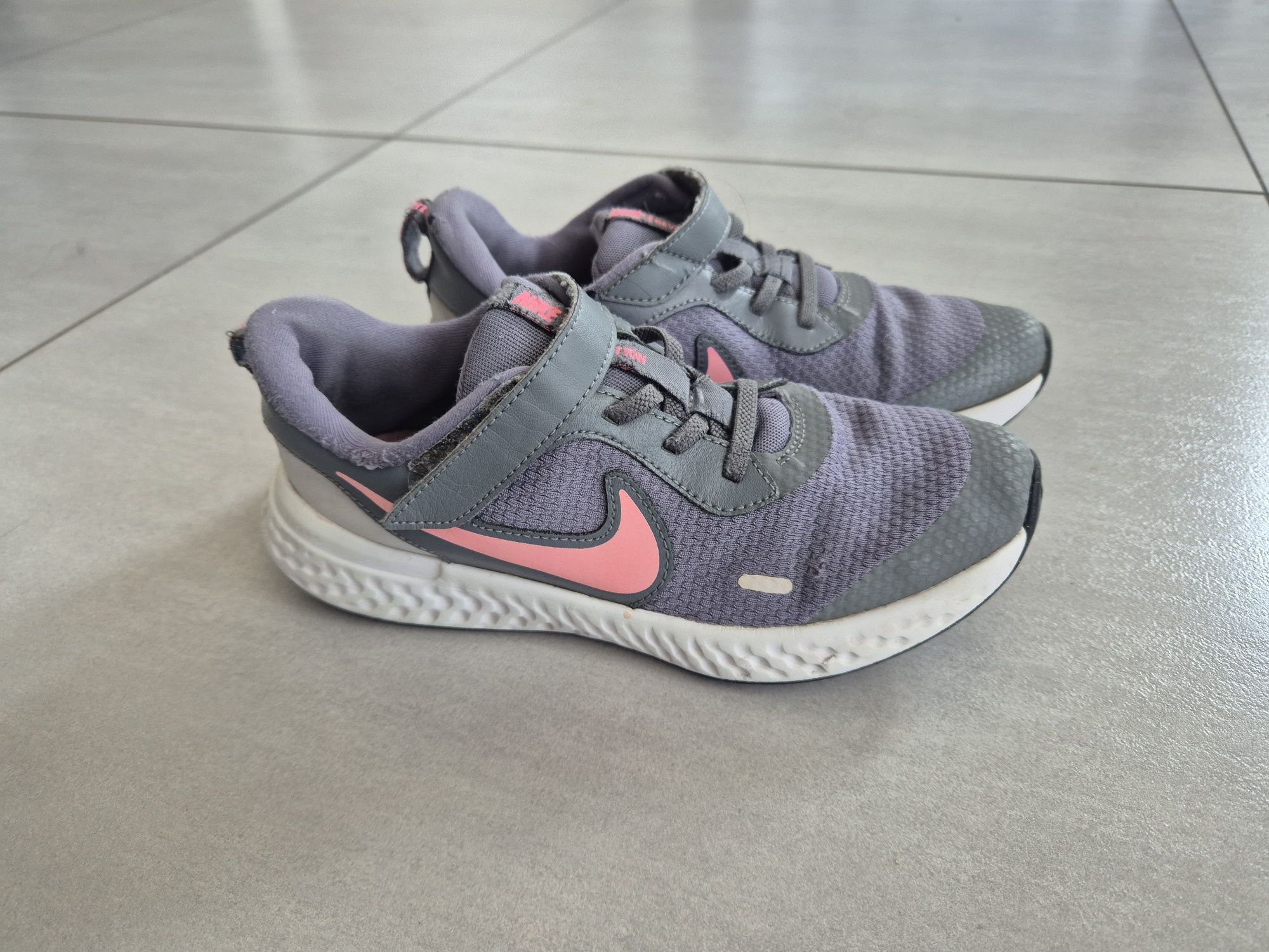 Buty Nike, r. 35