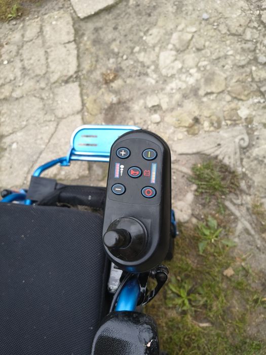 Wózek inwalidzki elektryczny Folda Lite
