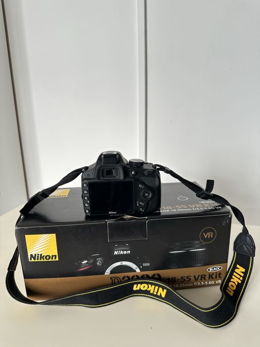 Продам фотоапарат Nikon d3200+обʼєктив 18-55
