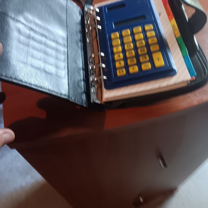 Bolsa c/argolas, máquina de calcular, organizador e para telemovel