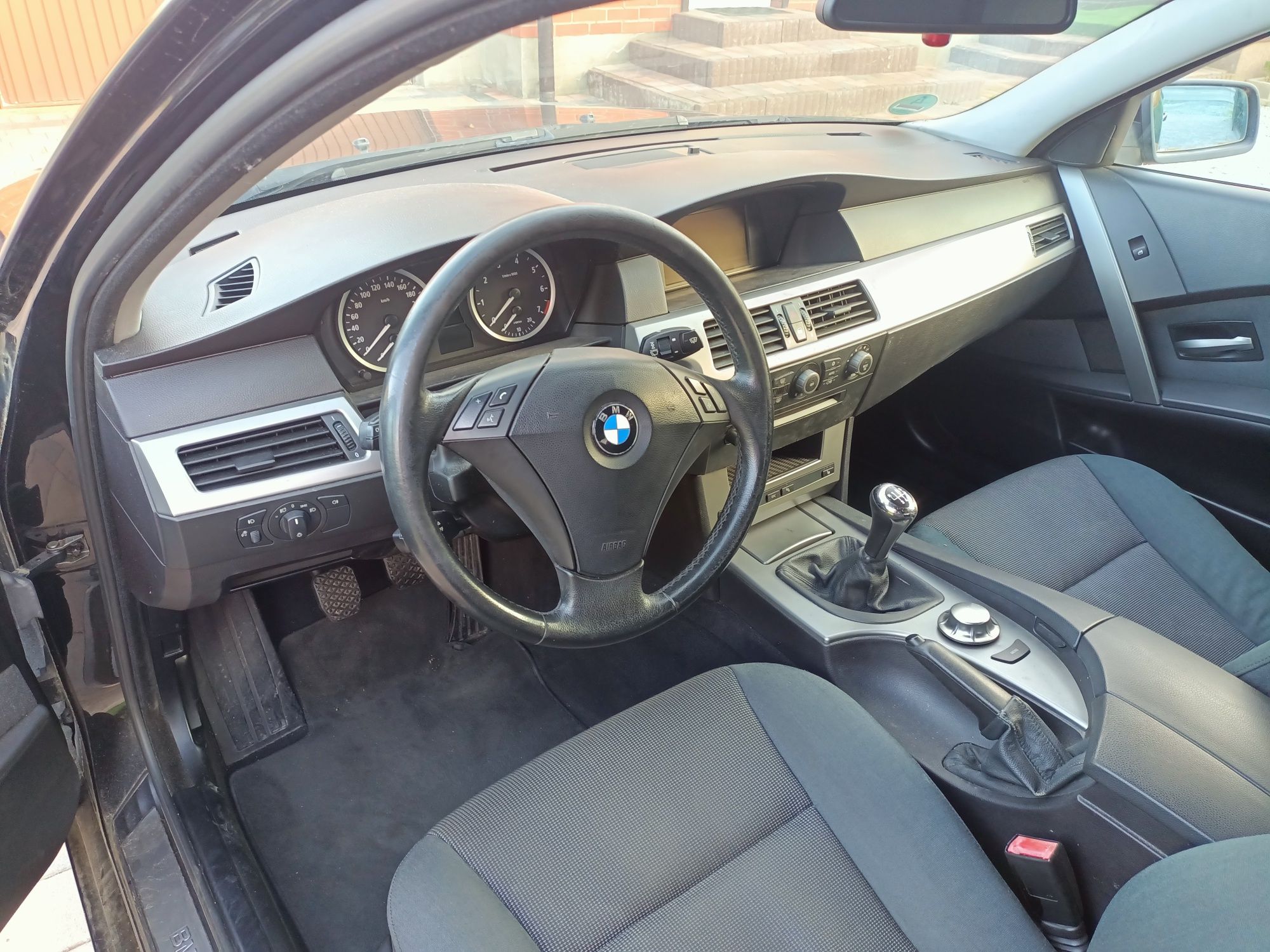Bmw E60 2.2 benzyna 170 KM czarna