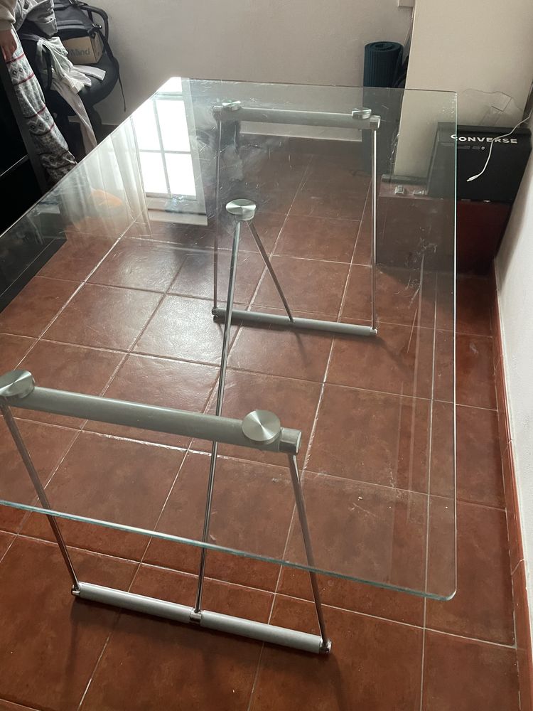 Mesa de cozinha/ escritorio em Vidro