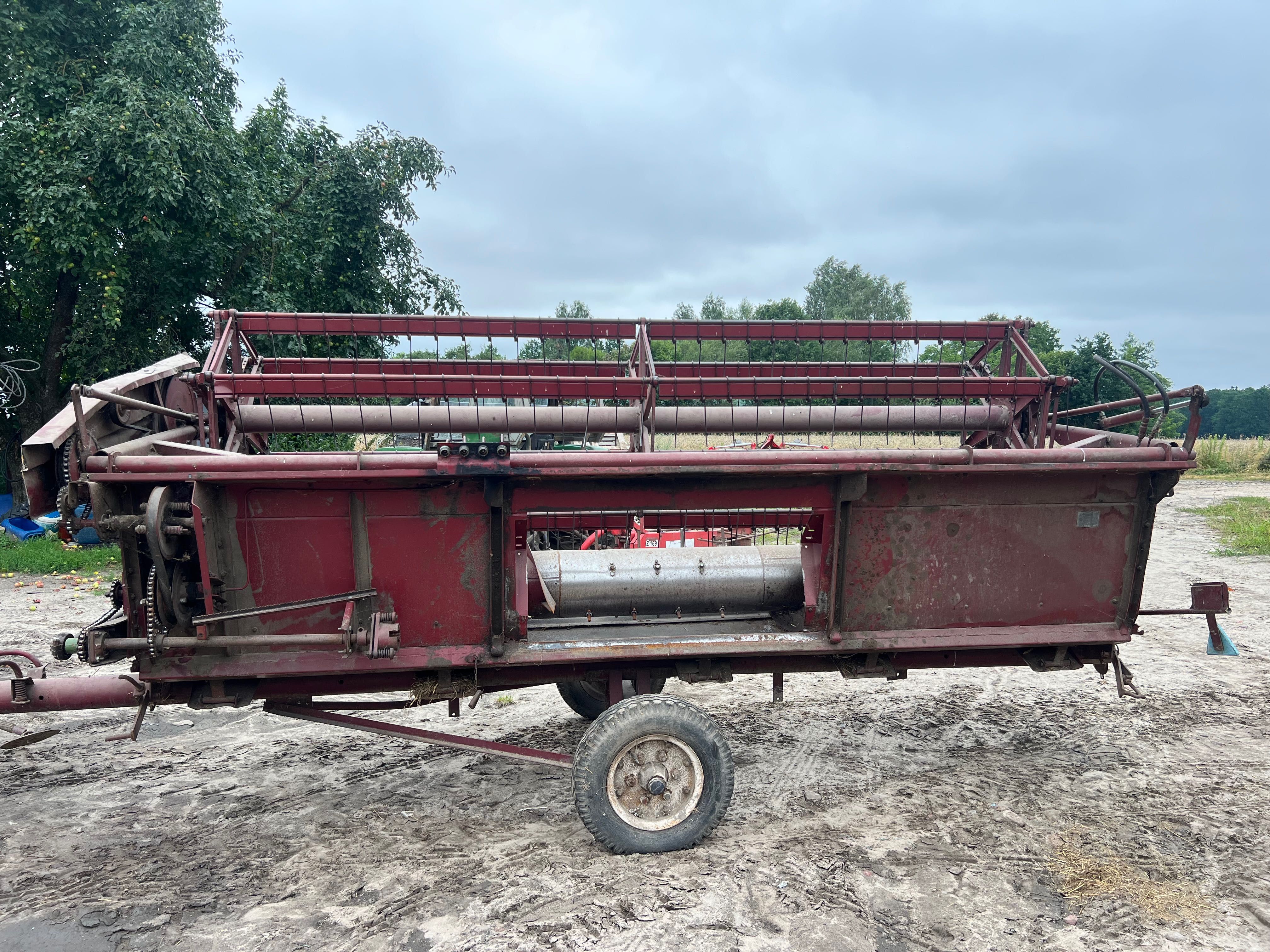 Kombajn zbożowy BIZON Z056 SUPER 1986 rok