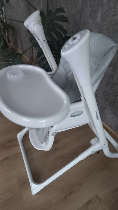 Стілець 3 в 1 Carello Triumf для годування гойдалкаЛИШЕ СЬОГОДНІ 1600