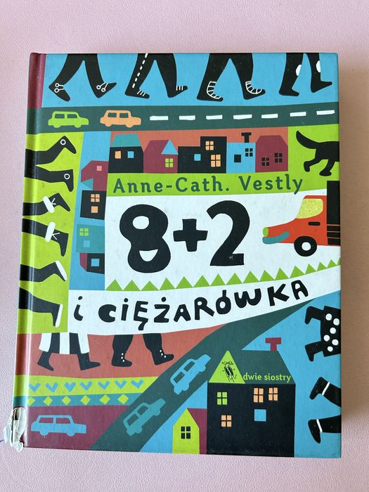 8 + 2 i ciężarówka. Vestly Anne-Cath.