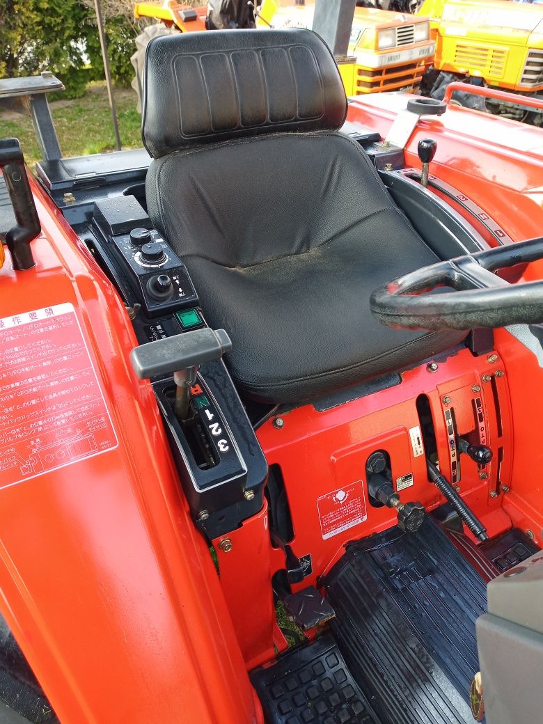 Yanmar FX235 4x4 traktorek Wspomaganie Orginal cena Brutto FVAT Kubota