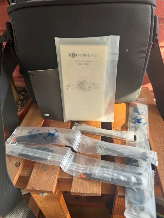 DJI Mini 4 Pro Fly More + DJI Care + 10 meses