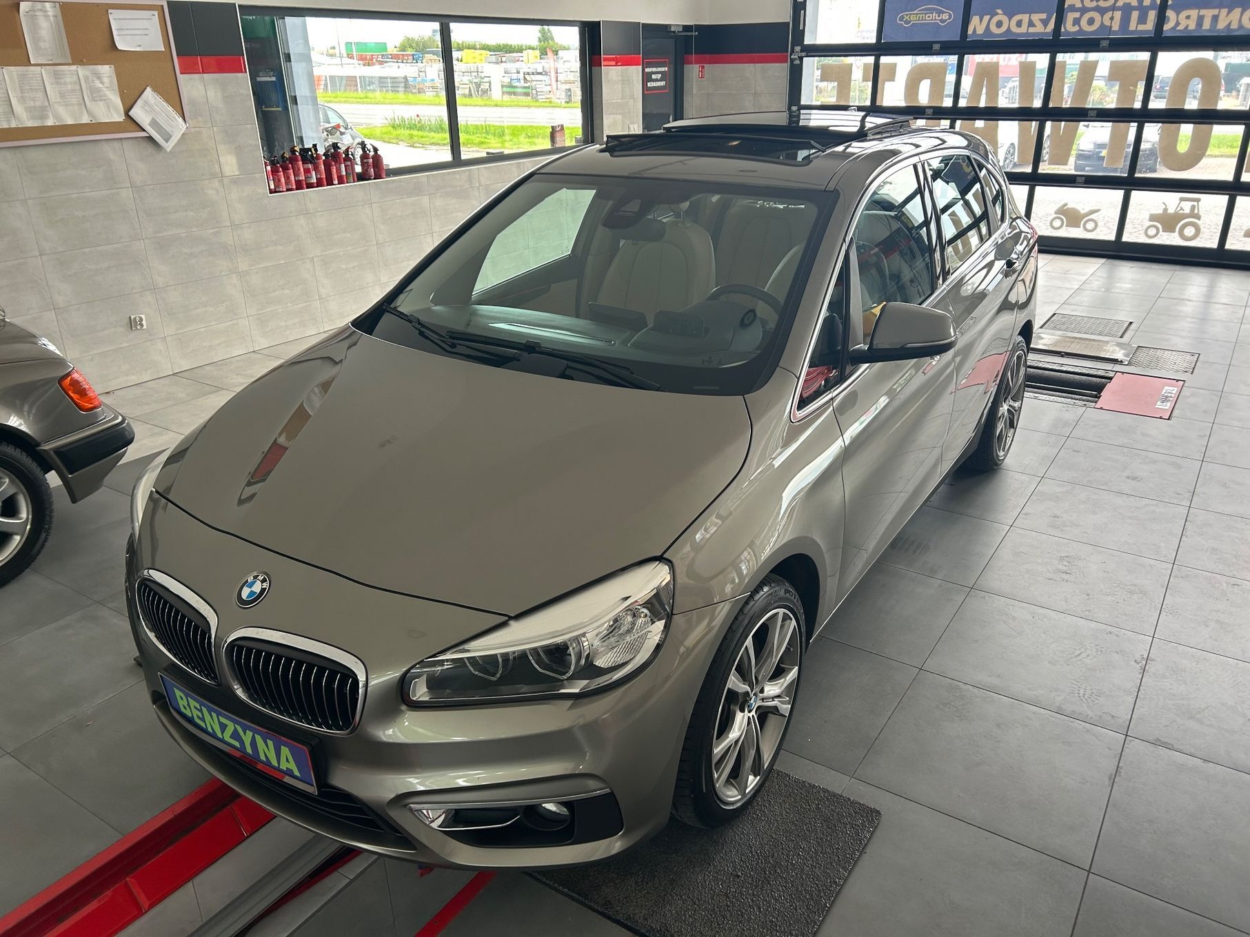BMW Seria 2 2.0kat 194km / Automat / Xenon / navi