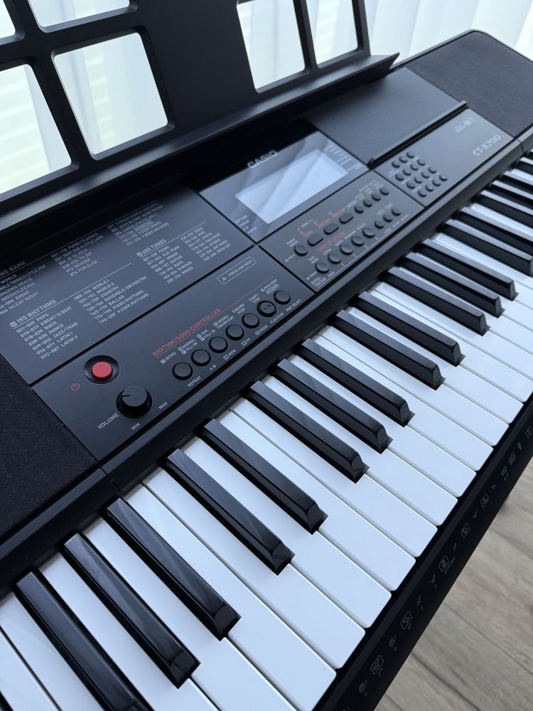 Keyboard Casio CT-X700 + statyw