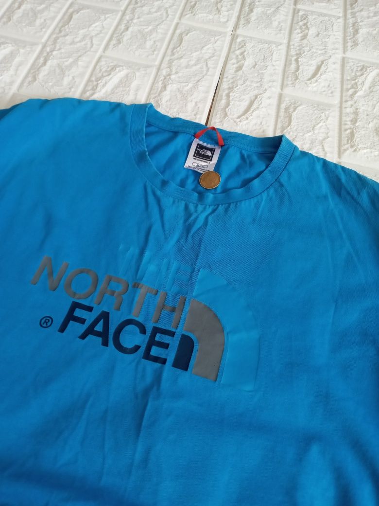 Футболка The North Face