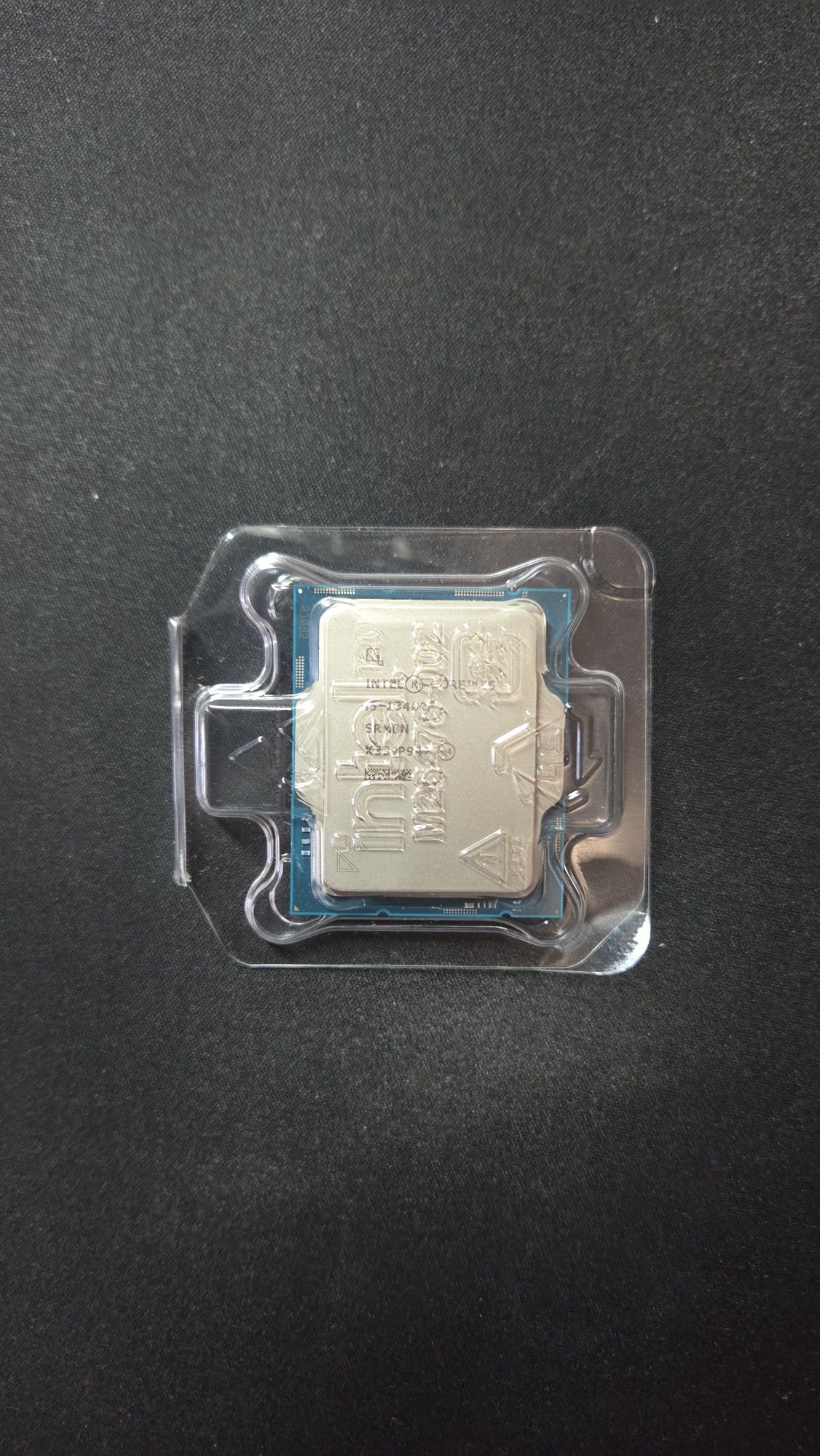 Procesor Intel i5 13400f + chłodzenie.