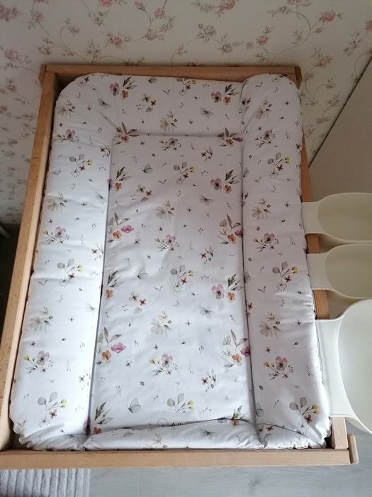 Przewijak Ikea Sniglar + pojemniki + mata
