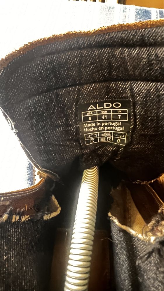 Botas em pele marca ALDO