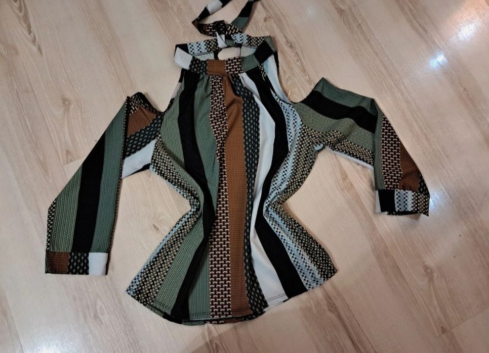 Bluzka piękna, ramiona