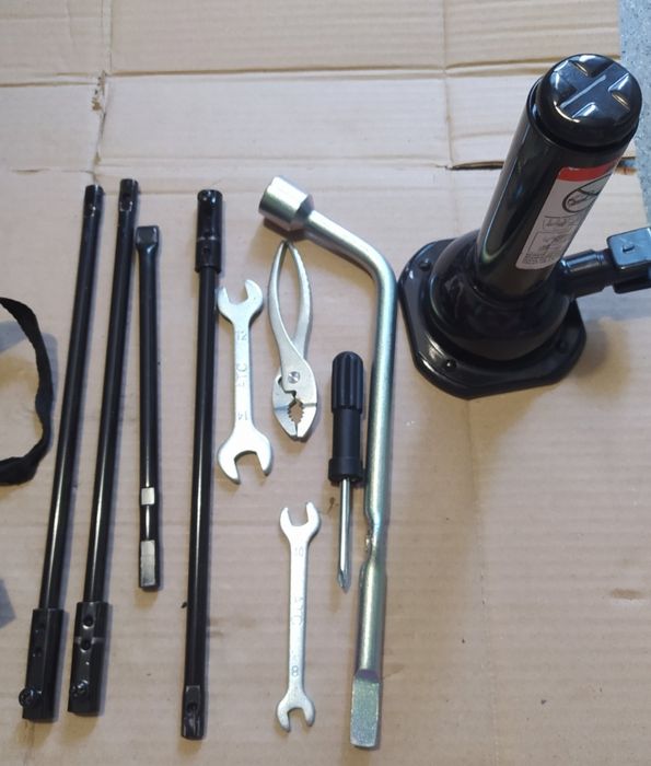 Новий Домкрат Isuzu D Max Ключ Запаски Исузу Д-Макс