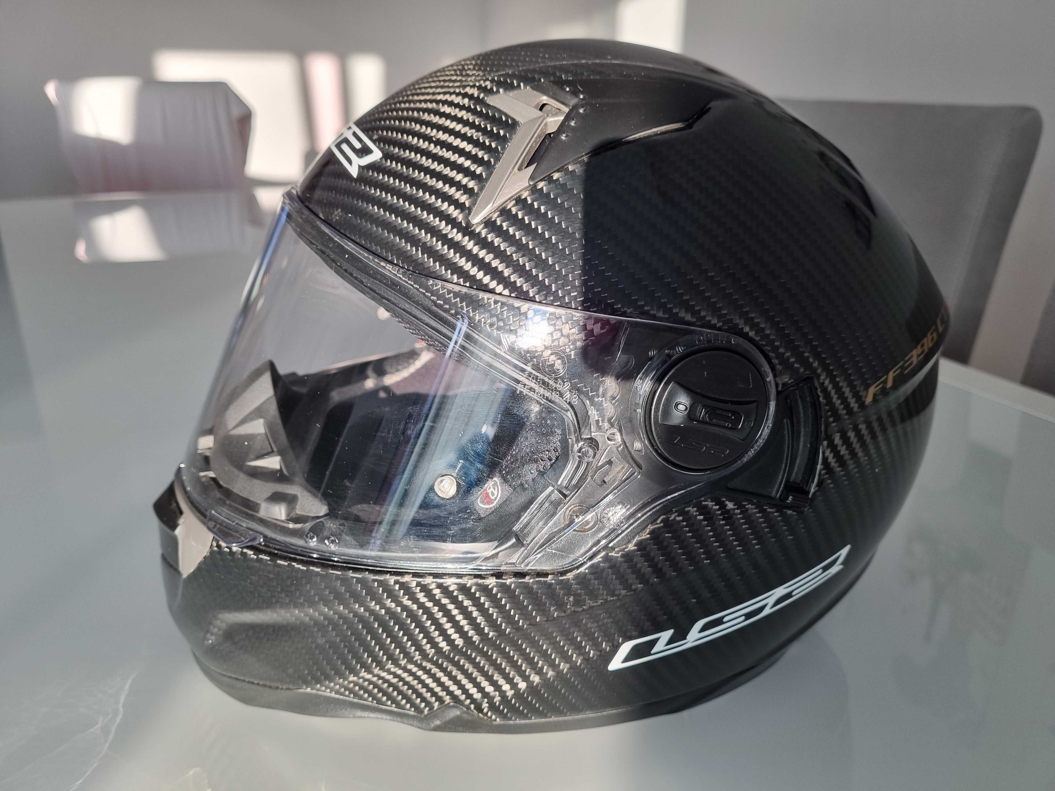 Capacete LS2 carbon