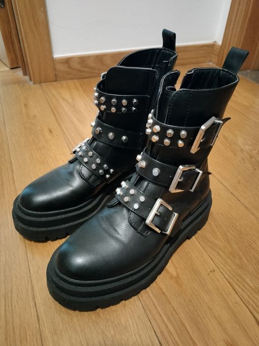 Botas Stradivarius NOVAS tamanho 36