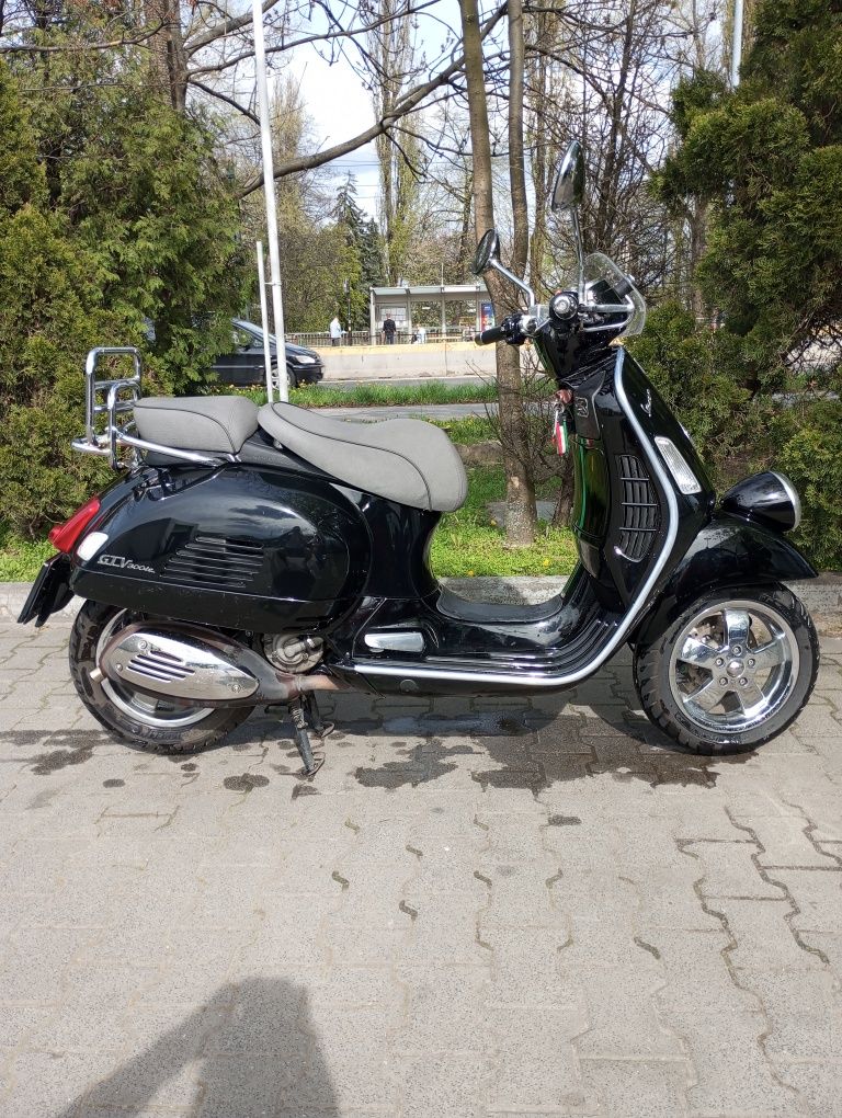 Piaggio vespa gtv 300ie via monte napoleone