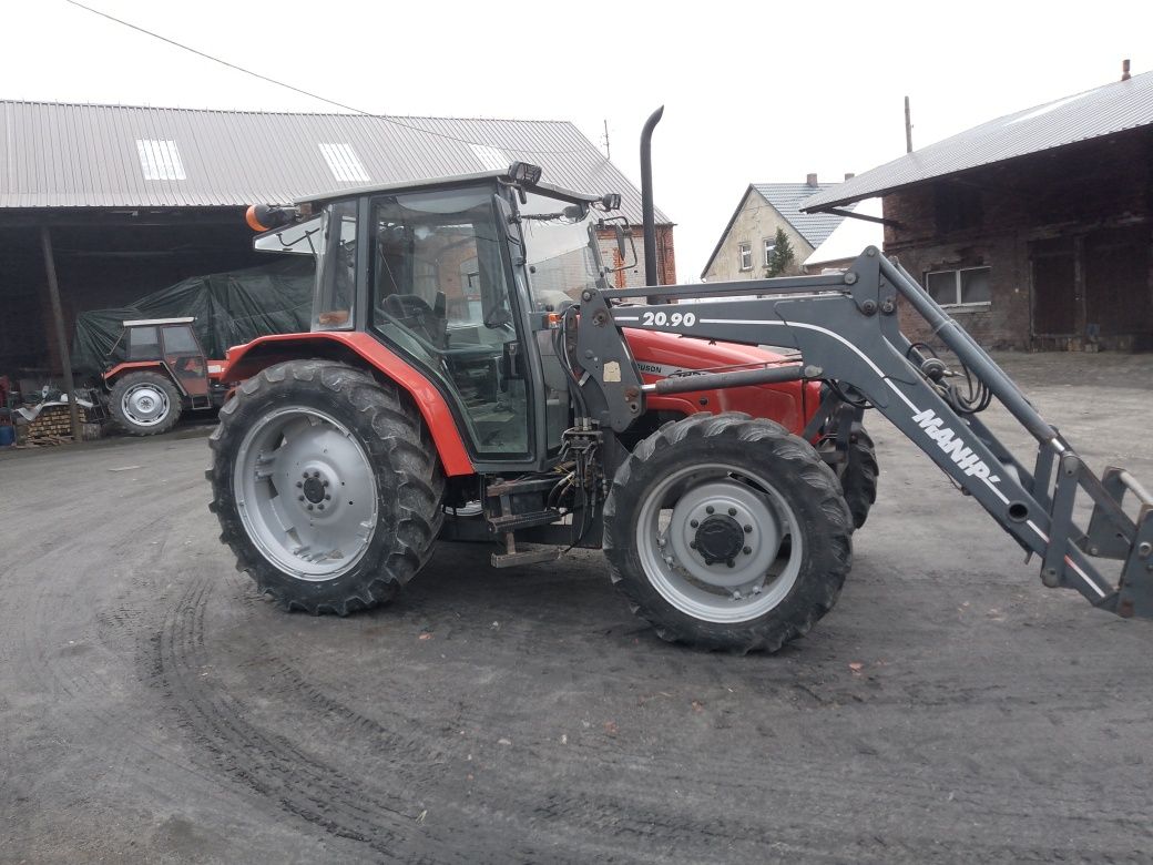 Massey Ferguson 4235