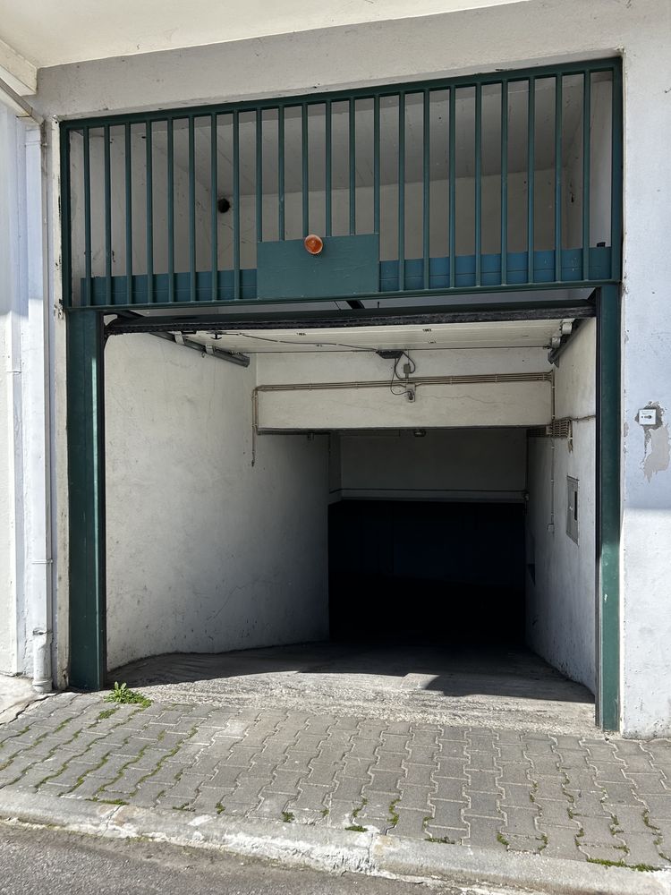 Vendo Garagem - Qt Pires Marques