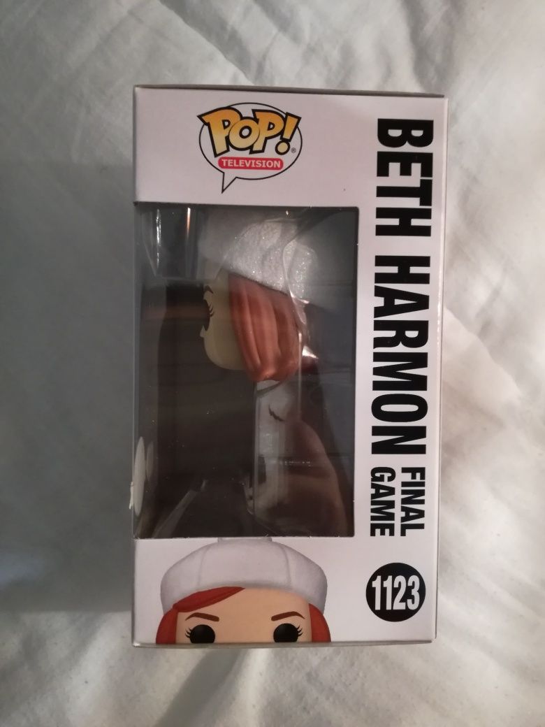 Funko pop Beth Harmon 1123 diamond collection