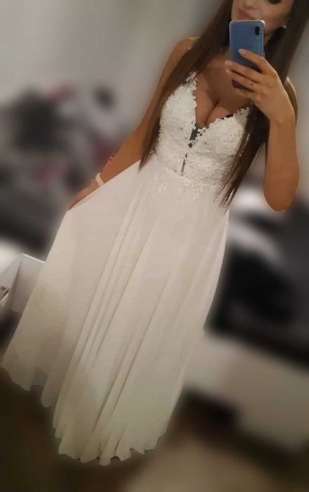 Śliczna suknia ślubna