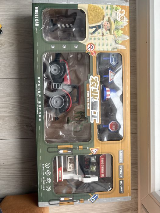 Traktor zestaw dystrybutor paliwa