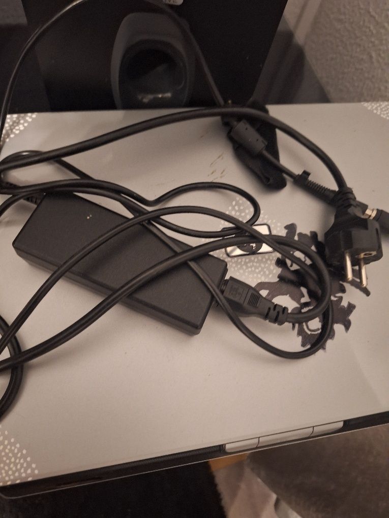 Vendo este portatil hp